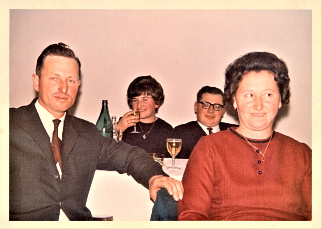 Ballbesuch beim ref. Jugendball - Böcskör/Tölly