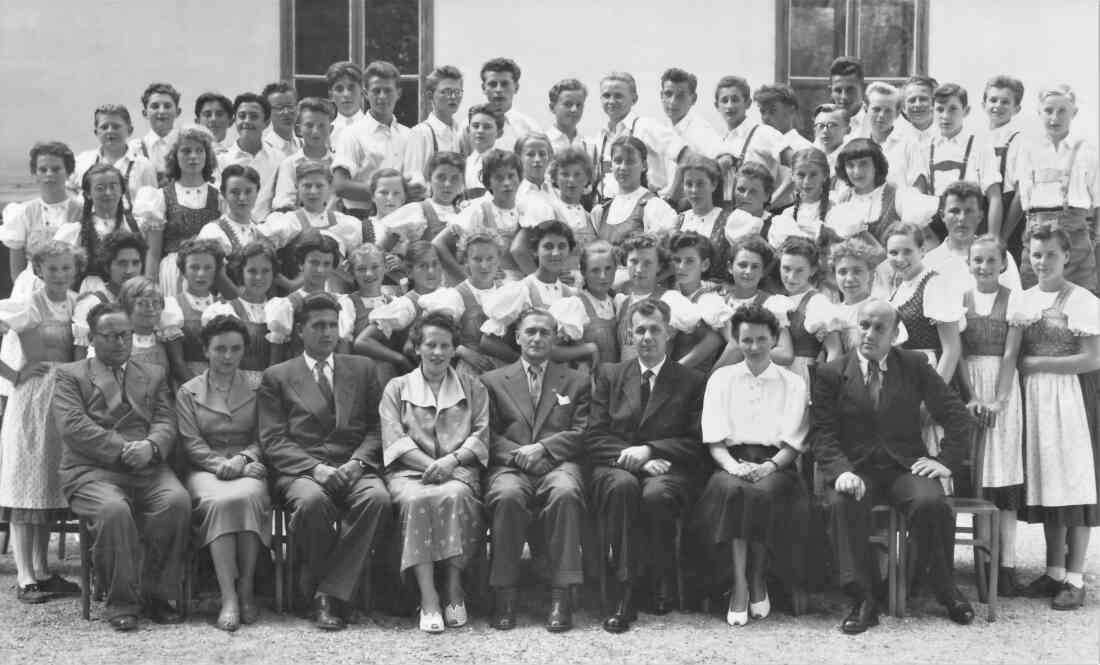 Klassenfoto der 4. Kl. Hauptschule 1955/56