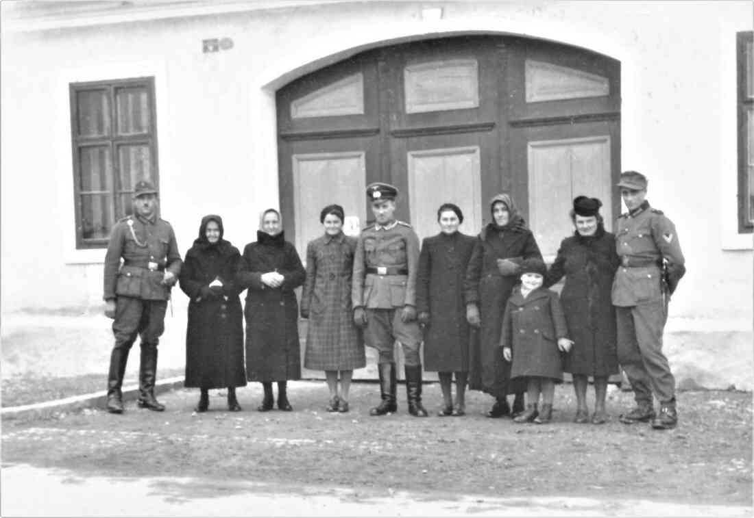 Haus Gustar (Steinamangererstraße 118): Heimatbesuch der Soldaten der Deut. Wehrmacht