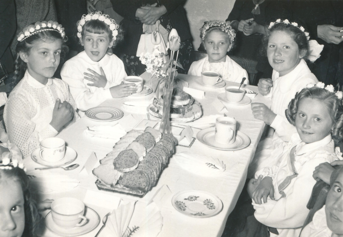 Röm. kath. Pfarre: Erstkommunion 1954 - Lehmacher/Lehner/Paischer/Gaal/Lang/Tölly/Böcskör