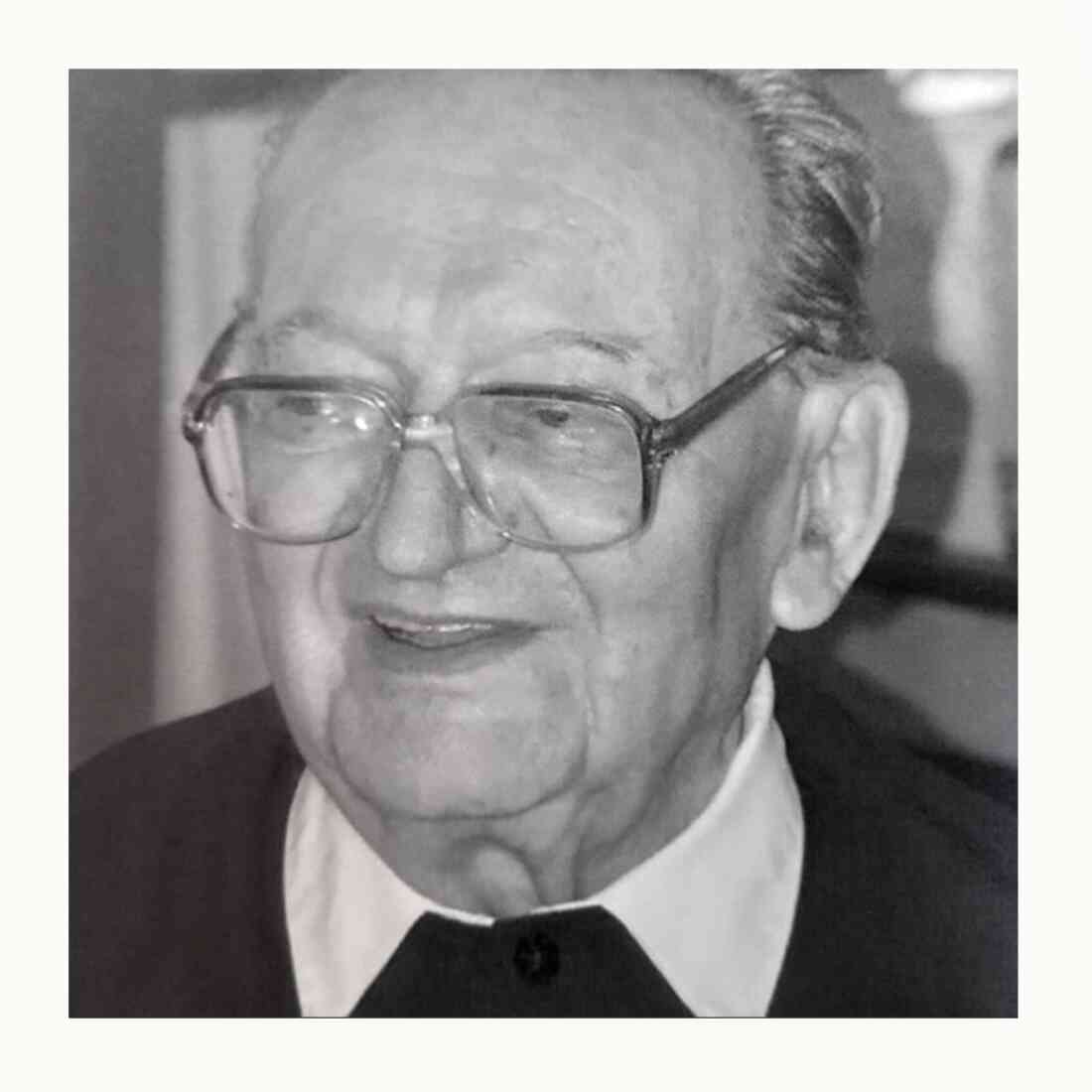 Dr. Franz Irenaeus Galambos, Benediktinerpater, Lehrer und Pfarrer der röm. kath. Gemeinde in Unterwart und der ung. Gemeinde in Oberwart - Portrait