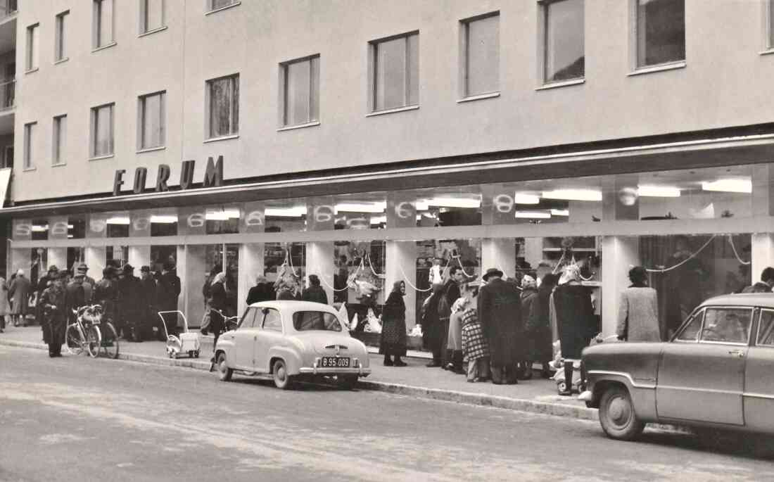 Forum (Konsum): Besucherandrang am Eröffnungstag (Wienerstraße 1)