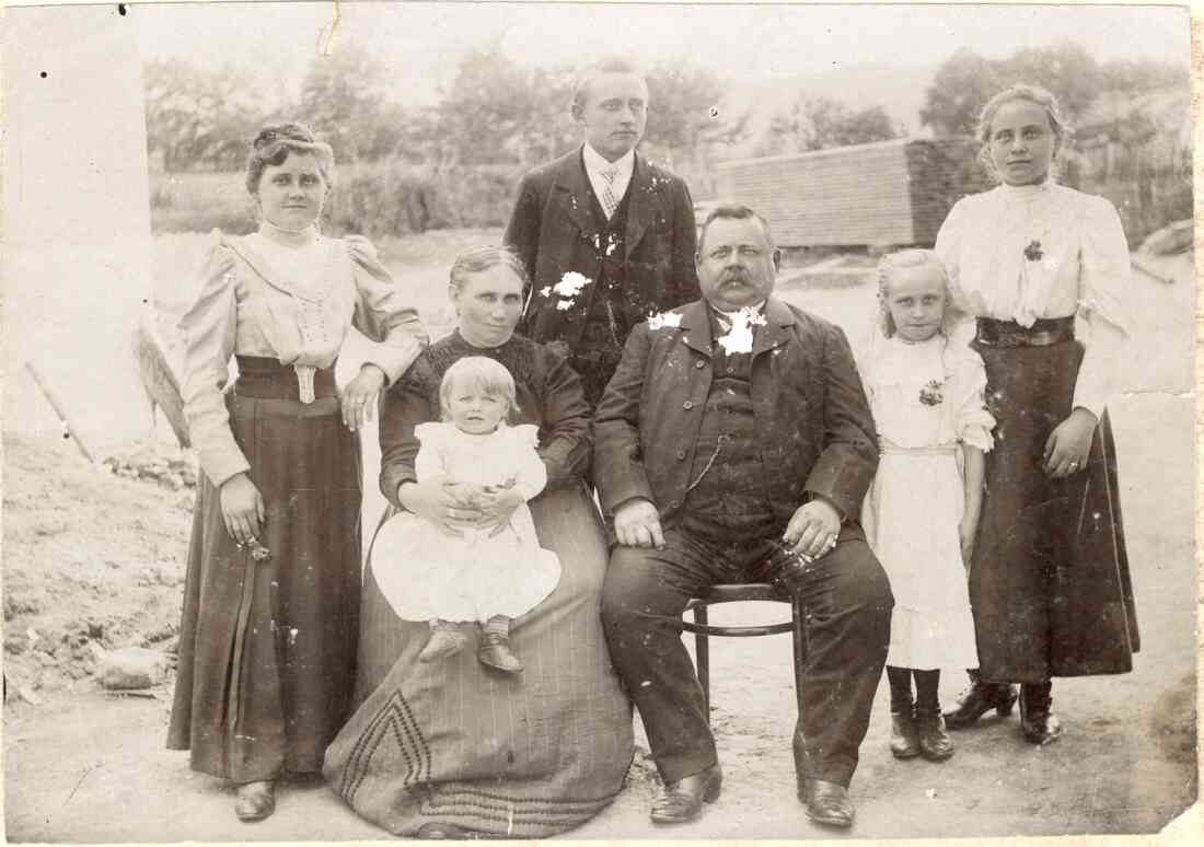 Müllermeister Josef Pelzmann mit Familie (Heide-Gasse)