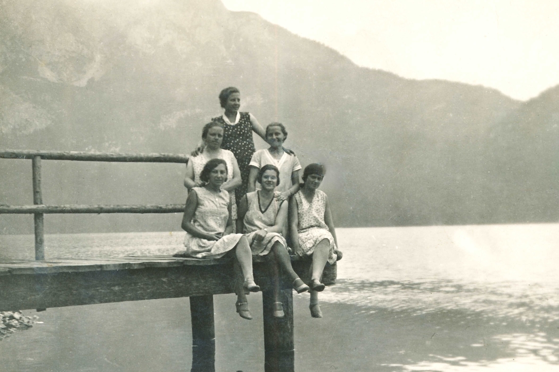 Damengruppe am Hallstättersee - Hermann/Granich/Schober/Kasper
