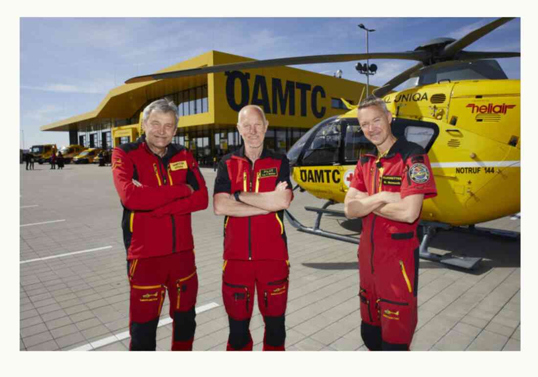 ÖAMTC: Eröffnung des neuen Stützpunkts  mit dem ÖAMTC-Rettungshubschrauber Christophorus 16 und der Besatzung - Industriestraße 41 (Polzer/Wallner/Nemeth)