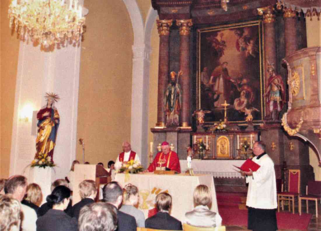 St. Martin: Altarraum der röm. kath. Kirche