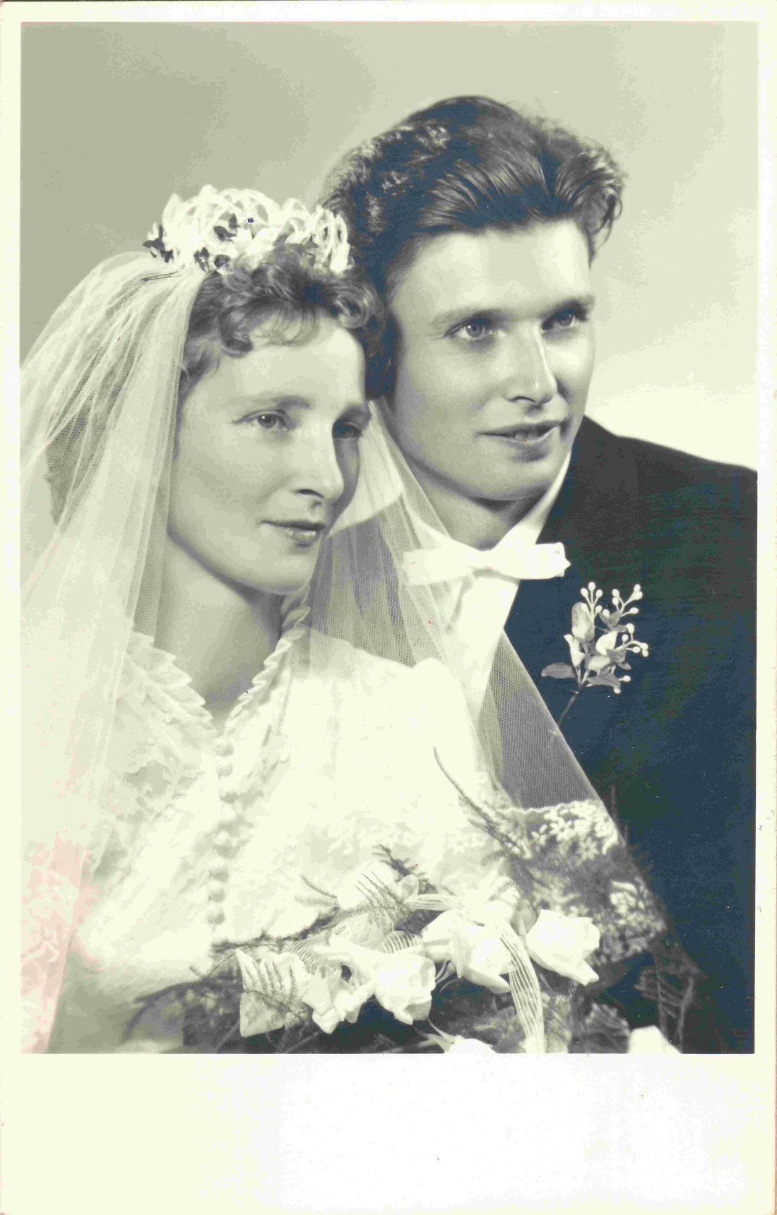 Das Hochzeitspaar Erich Langer (*1934/+2010) und Elfriede Graf (*1936/+2015)