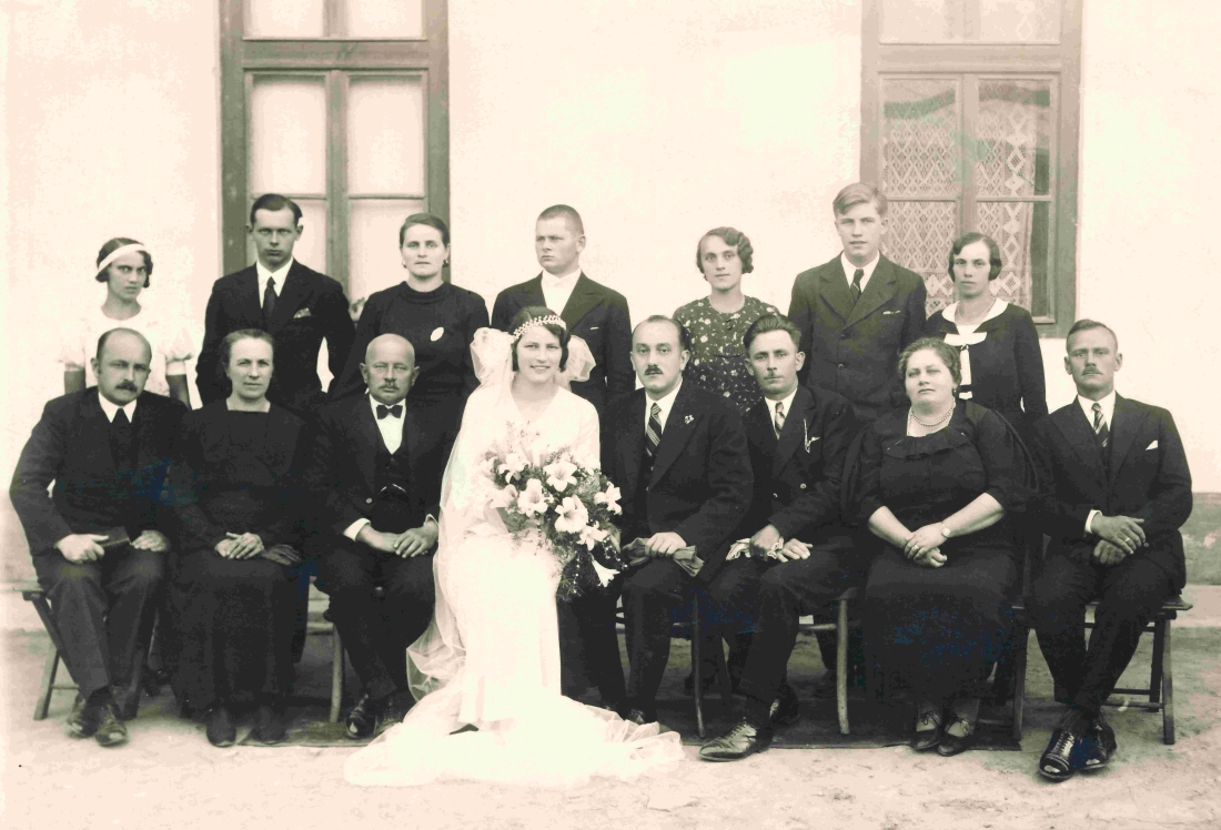 Die Hochzeitsgesellschaft der Hochzeit von Helene Benedek (*1902/+1992) und Samuel Böcskör (*1897/+1974)