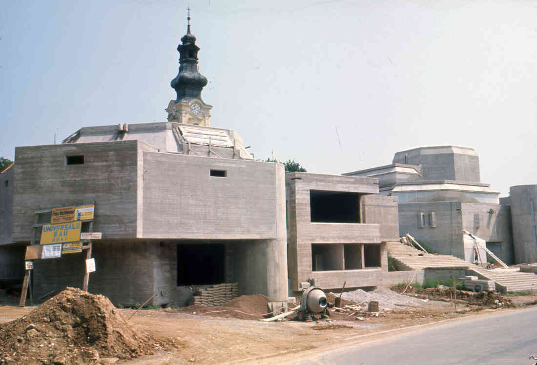 Die röm. kath. Osterkirche im Bau