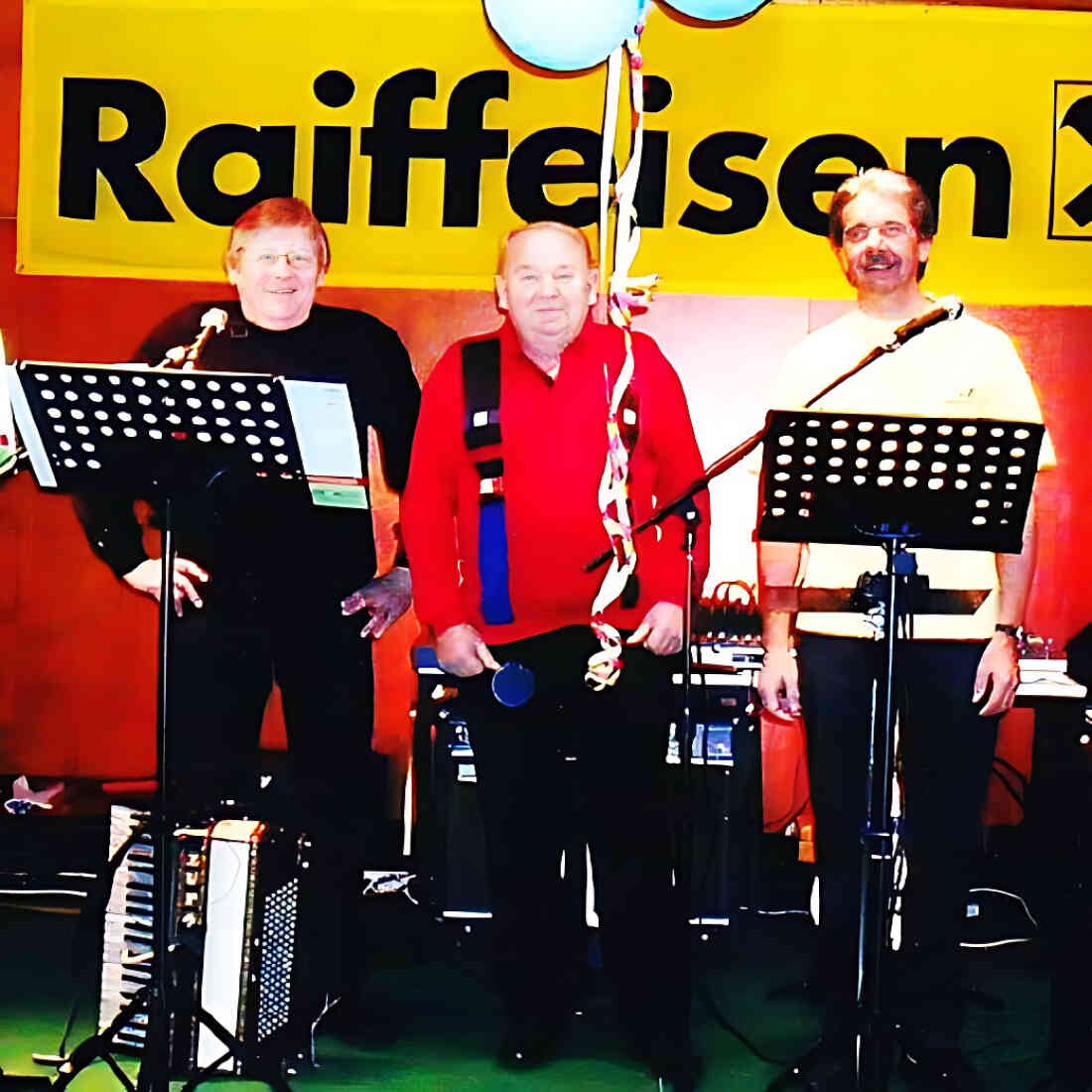 Seniorenclub: Fasching im Kontaktzentrum 2011 mit den "Old Boys" - Benedek/Wertner/Tomisser