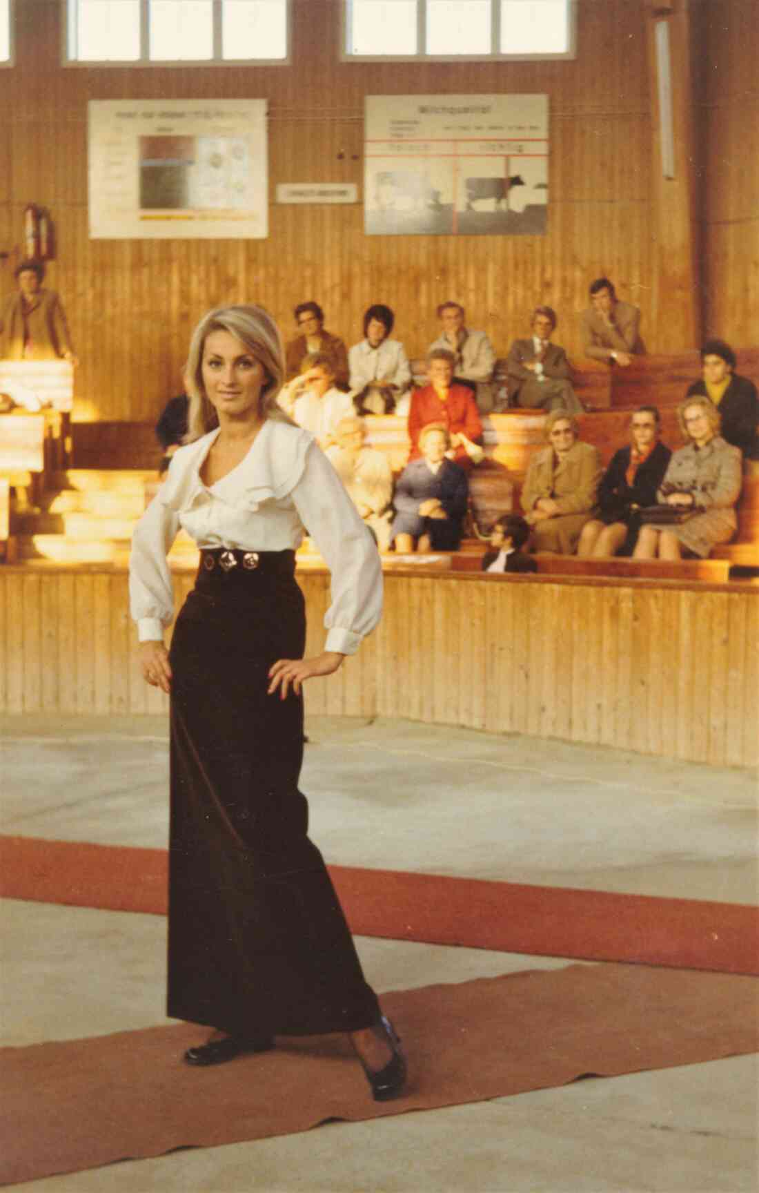 Inform Modenschau in der Rotunde