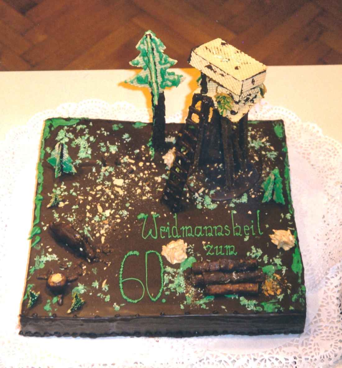Kunstvolle Torte zum 60er von Gerhard Graf: "Mein Hochsitz"