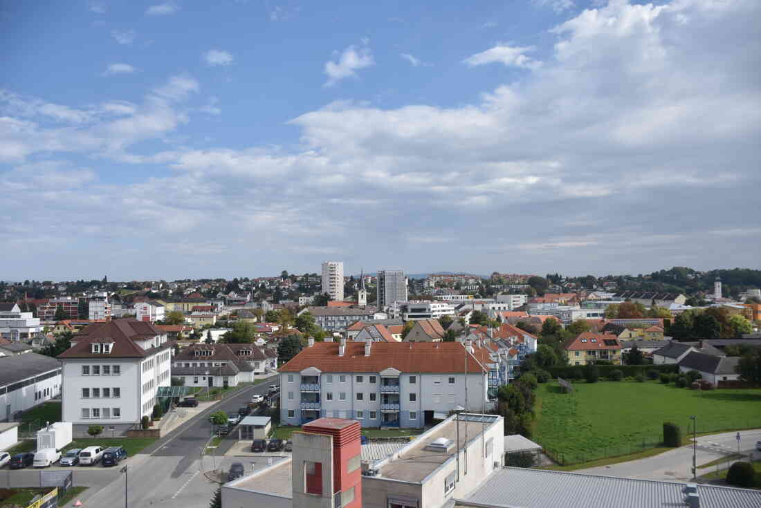 Blick gegen NO über den Stadtkern