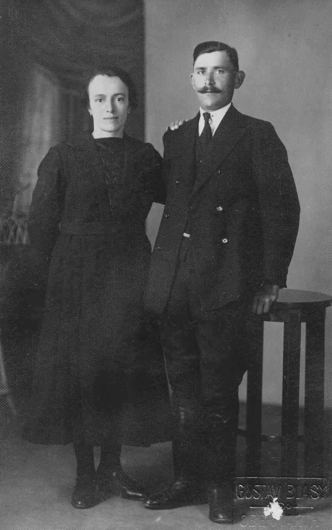 Lidia (geb. Adorjan, *1907 / +1944) und Ferenc Szabo (*1905 / +1942) - Wiesengasse 40 / Ecke Rechte Bachgasse - Portrait