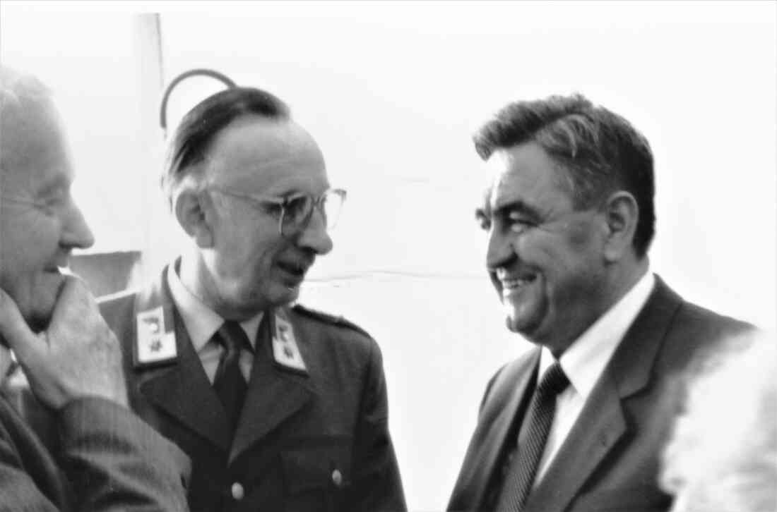 Inform 1984: Gendarmerie-Postenkommandant Franz Ulreich und Landesrat Josef Wiesler