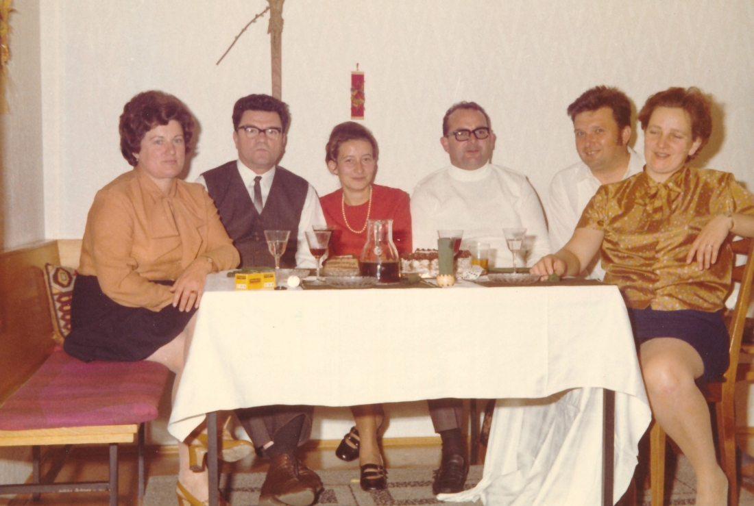 "Freundesgruppe": Gemütliches Beisammensein im Hause Langer - Berzsenyi/Graf