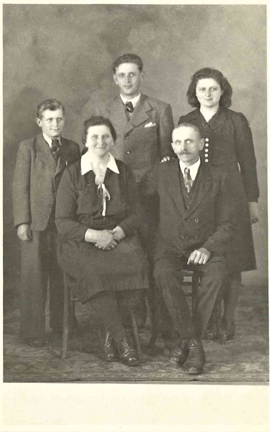 Familie Michael (*1896/+1966) und Justine (geb. Garber, *1905/+1981) Mohat - Dornburggasse 31