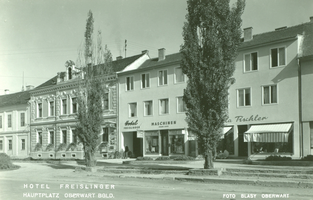 Ansichtskarte: Hotel Freislinger - Hauptplatz Oberwart BGLD (OW 146 / Hauptplatz 3+5)
