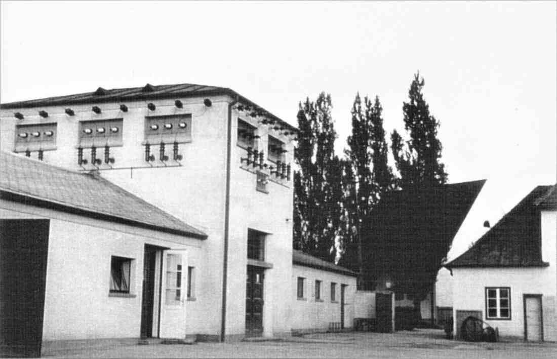 Steweag: Innenhof mit Trafogebäude, Werkstätten und Garagen (Graf Erdödystraße 6)