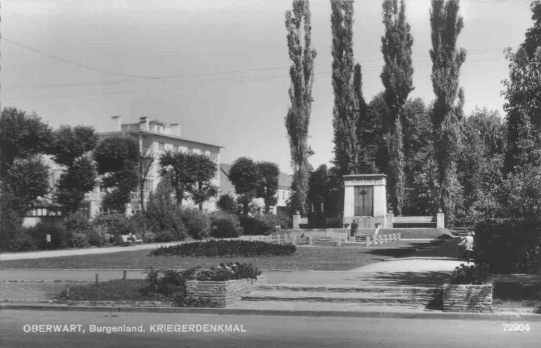 Ansichtskarte: Kriegerdenkmal mit Teilen des Stadtparks