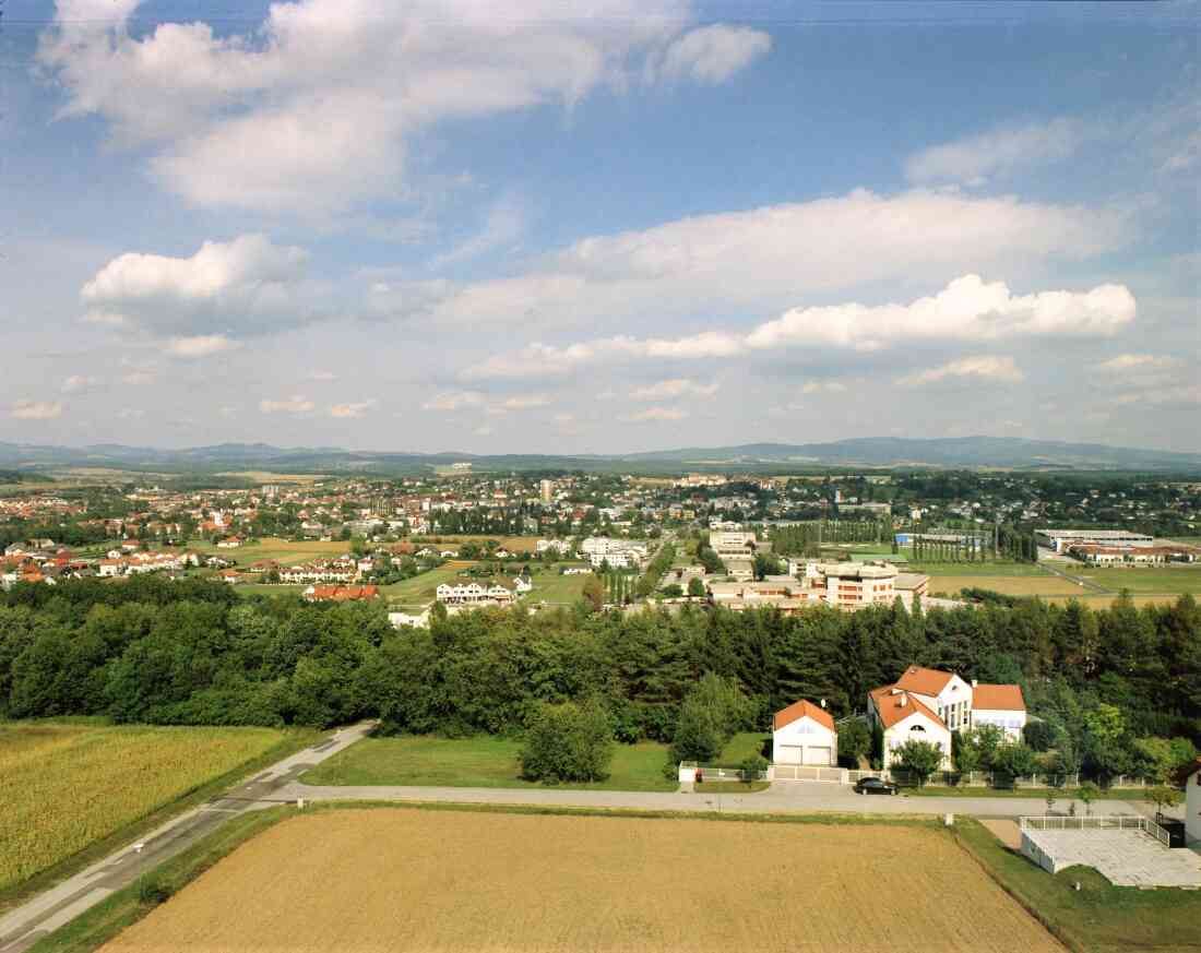 Gesamtansicht: Blick vom Vörösdomb gegen NO