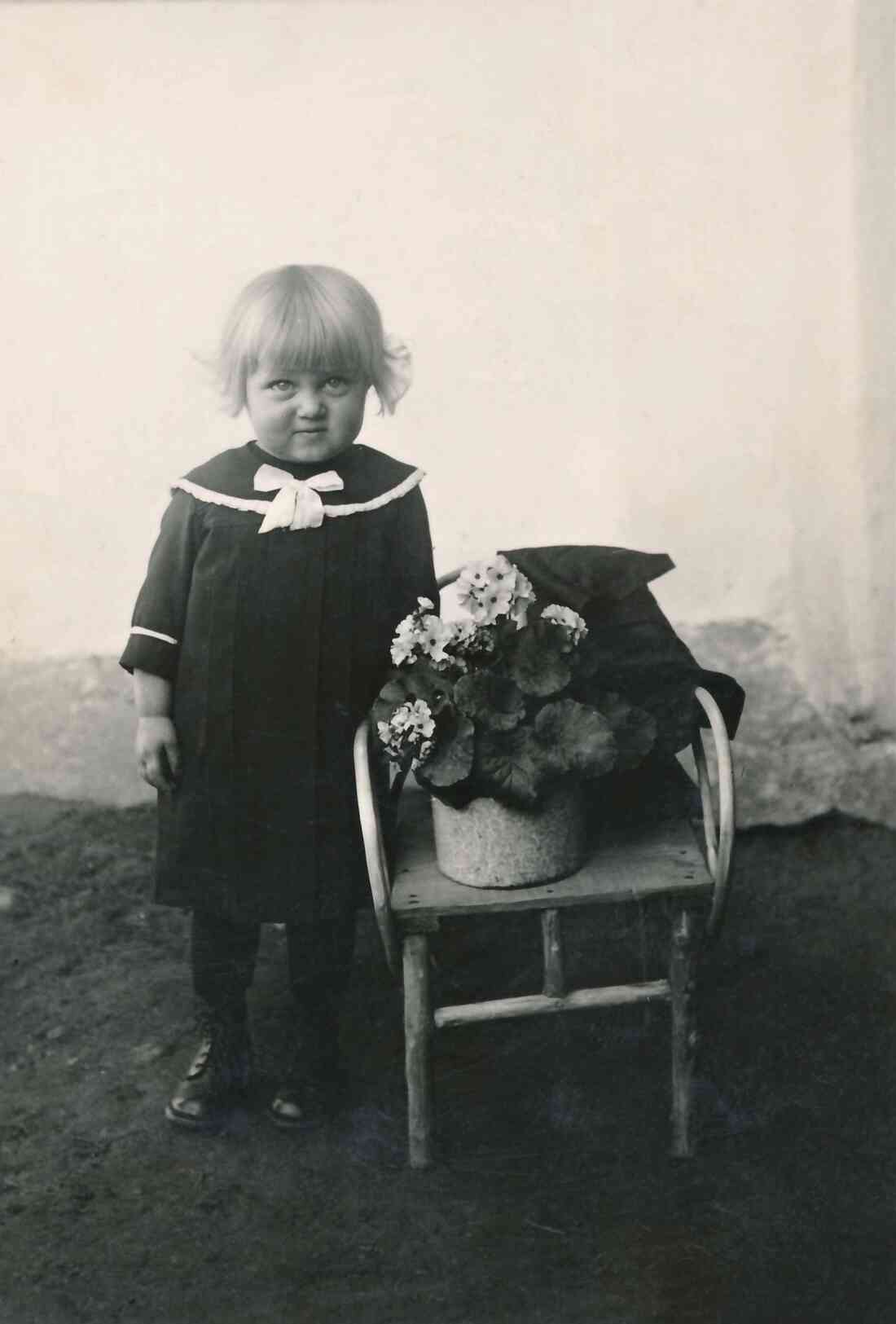 Julianna Benkö (verh. Topler) *1934 - Portrait