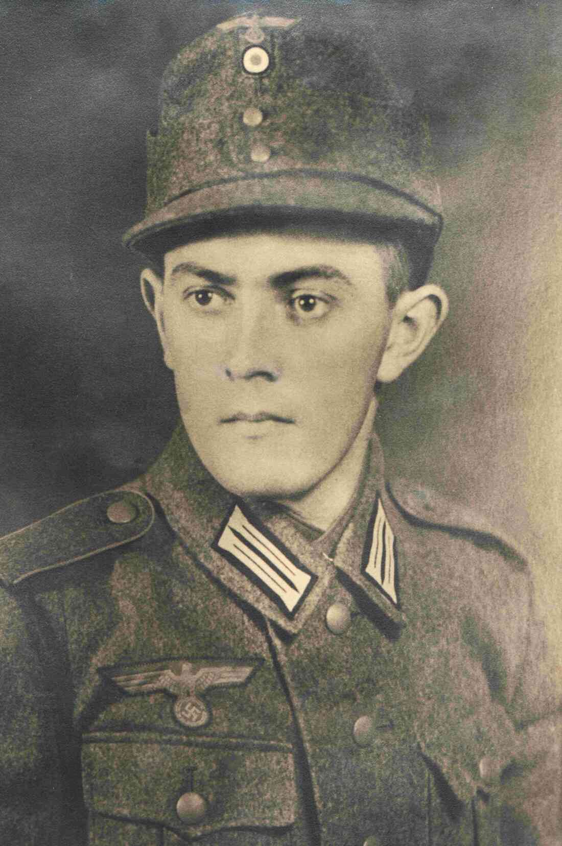 Alexander Frauer (*1917/+1990) als Soldat der deutschen Wehrmacht - Unterwarterstraße 2