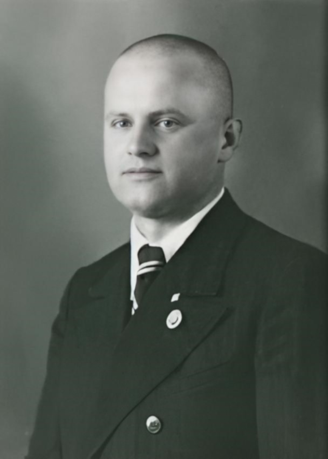 Portrait: Ludwig Schober jun. (*1903 /*1980), Spenglermeister und Installateur – OW 142 / Steinamangerer Straße 1