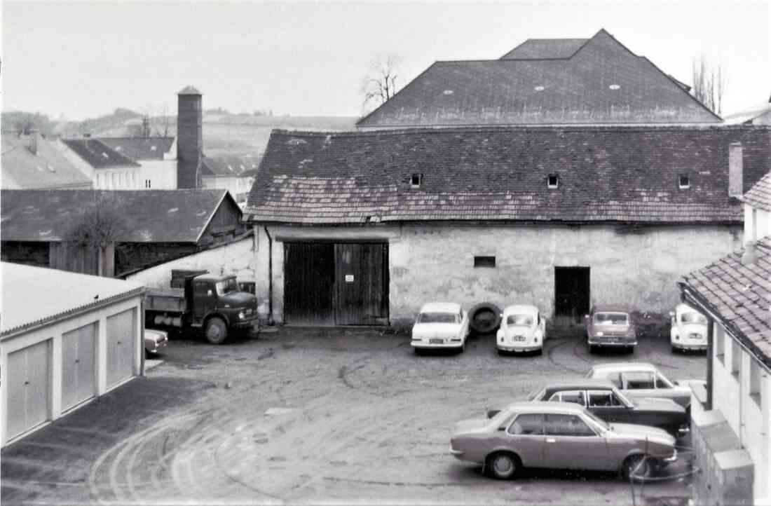 Gasthof zur Weintraube - Andreas Seper: Wirtschaftsgebäudes (Hauptplatz 2)