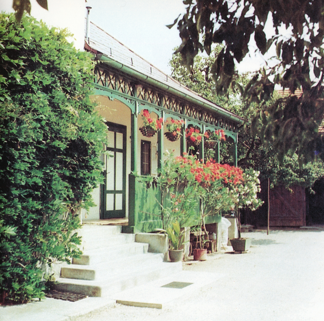 Lukitsch-Haus (Lisztgasse 16) mit hölzernen Arkaden