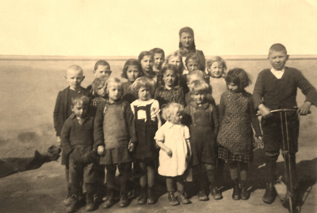 St. Martin: Kindergruppe um 1943