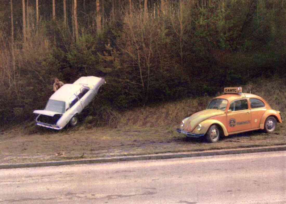 ÖAMTC: Einsatz von Pannenfahrer Georg Werderits mit seinem "Gelben Engel", seinem VW-Käfer Pannenfahrzeug