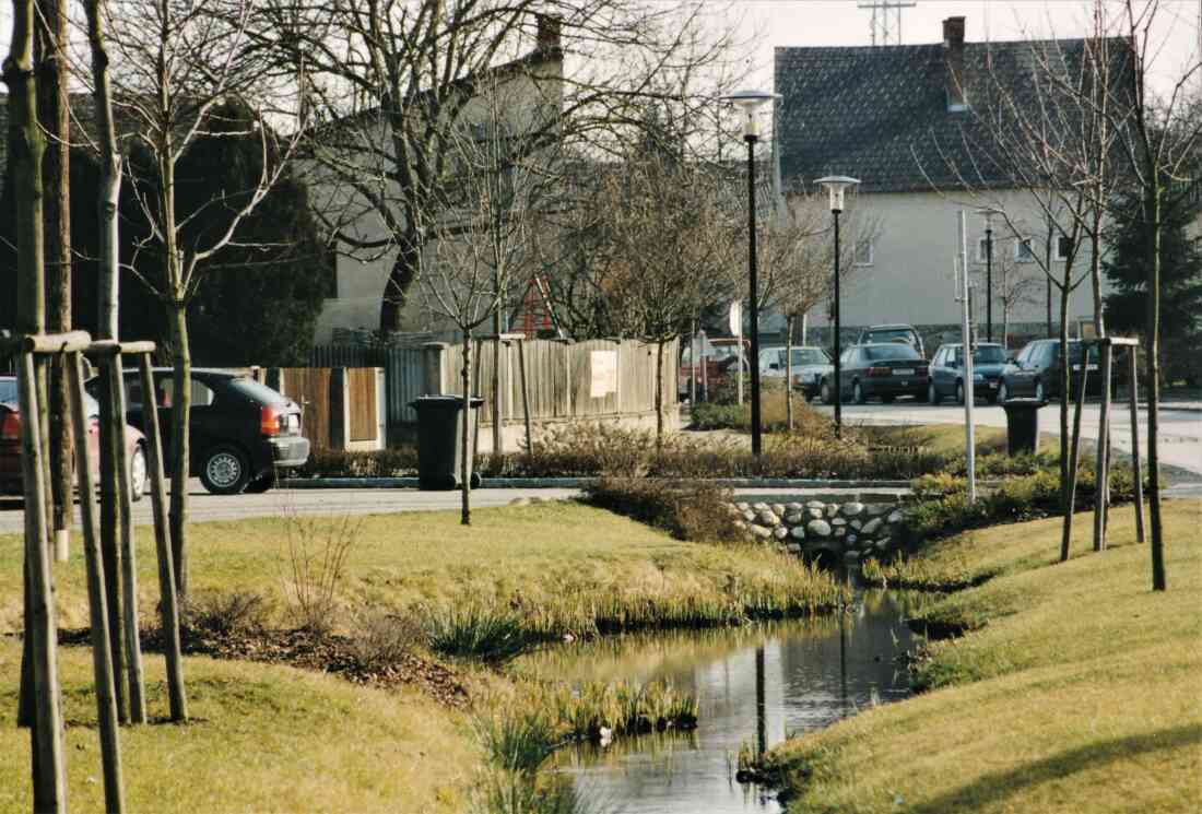 Blick über den bereits verbauten und gehobenen Wehoferbach oberhalb der Querung Wiesengasse