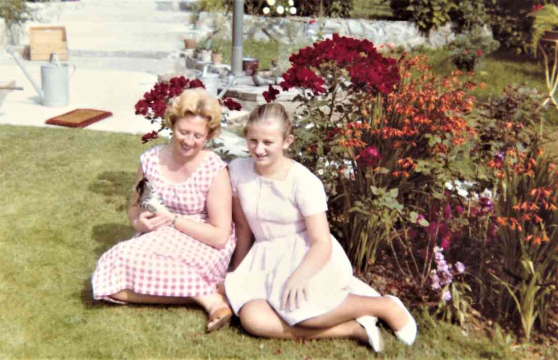 Mariane Simon (*1951) mit ihrer Tante Margarethe Simon (geb. Nicka, *1945/+2014))