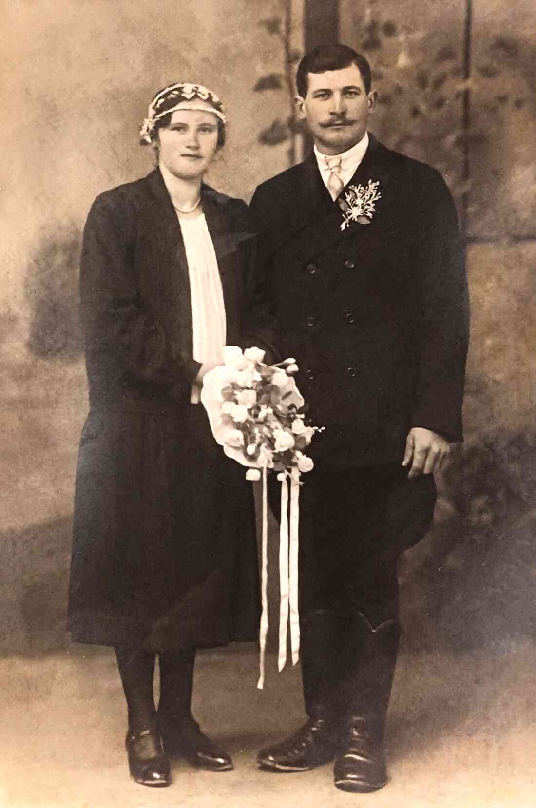 Das Hochzeitspaar Samuel Adorjan (*1905/+1985) und Juliana Baliko (*1910/+1992) - OW 340 / Grazerstraße 55