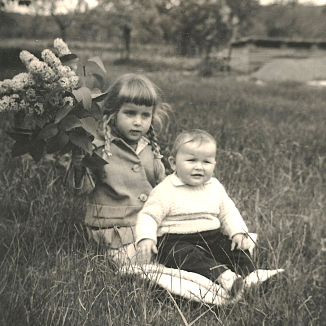 Nachbarskinder aus dem Haus Ambrosigasse 11: Michaela Fülöp und Brigitte Pal