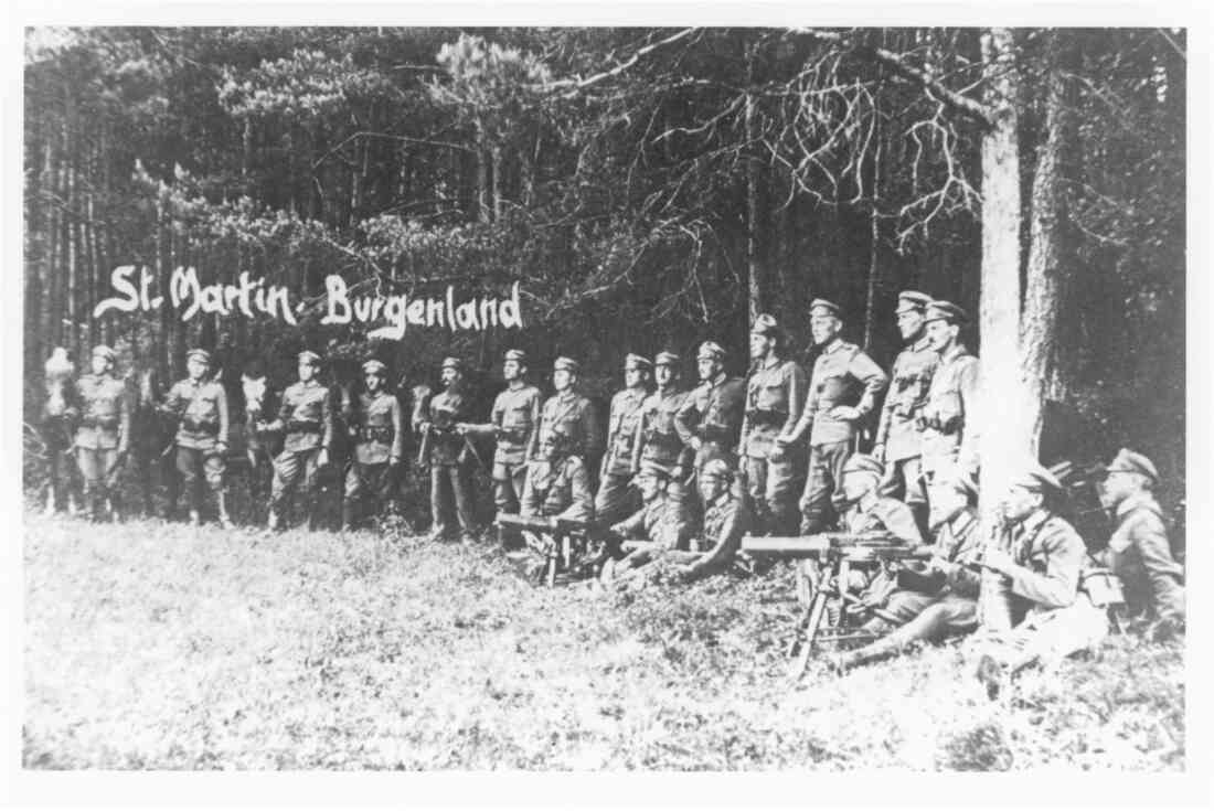 Leithabanat (Lajtabánság ung. oder Leitha-Banschaft): Eine Einheit des Bundesheeres am St. Martiner Wald - Soldaten mit MG