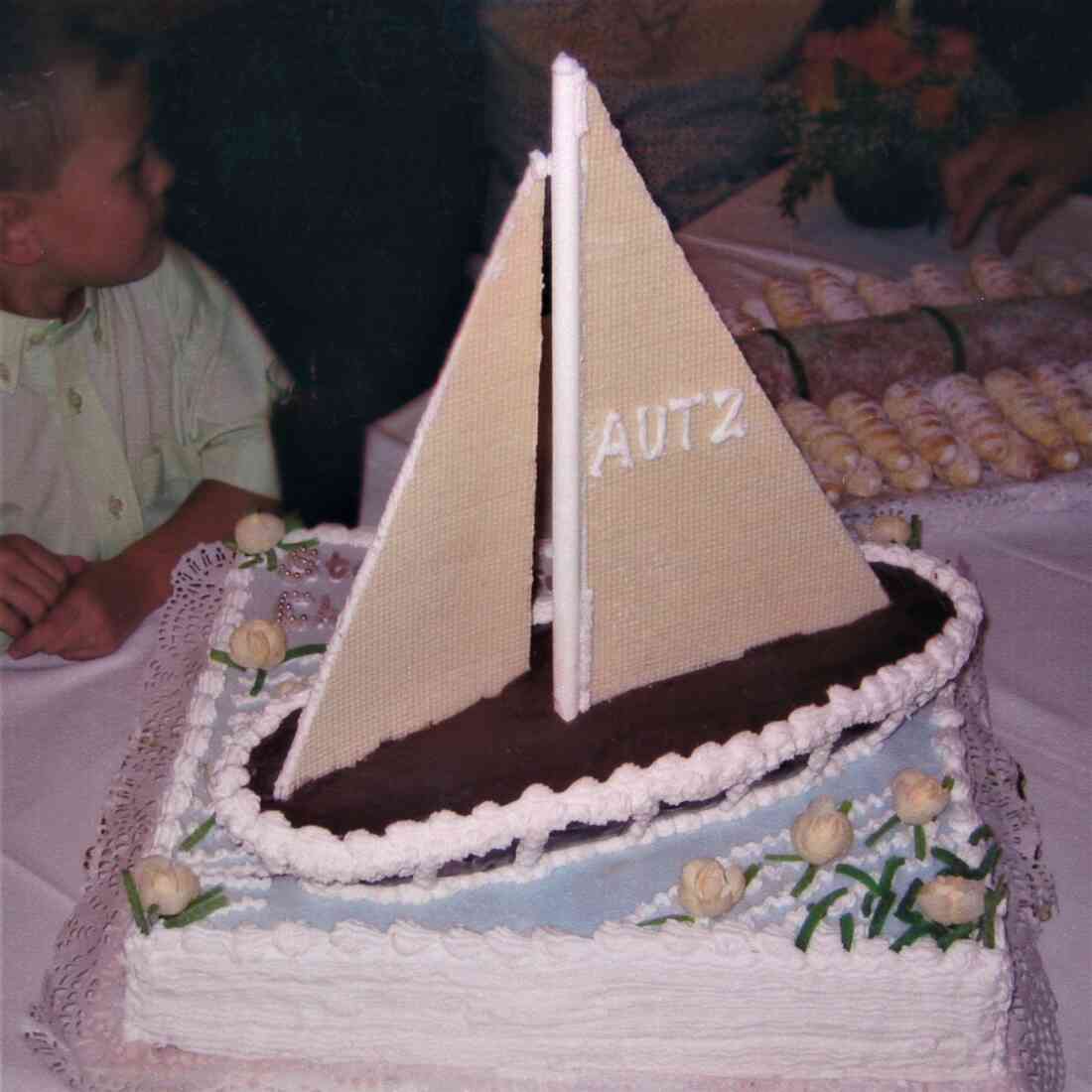 Kunstvolle Torte zur Hochzeit "Zum Einlaufen im Hafen der Ehe" - gebacken von Lidia Sterniczky (geb. Adorjan, *1936)