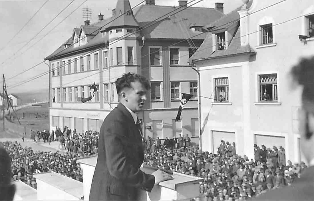 11. März 1938: Kundgebung der Nazionalsozialisten (NAZIS) mit 11.000 Teilnehmern - Ansprache Hans Arnhold (Wienerstraße 13)