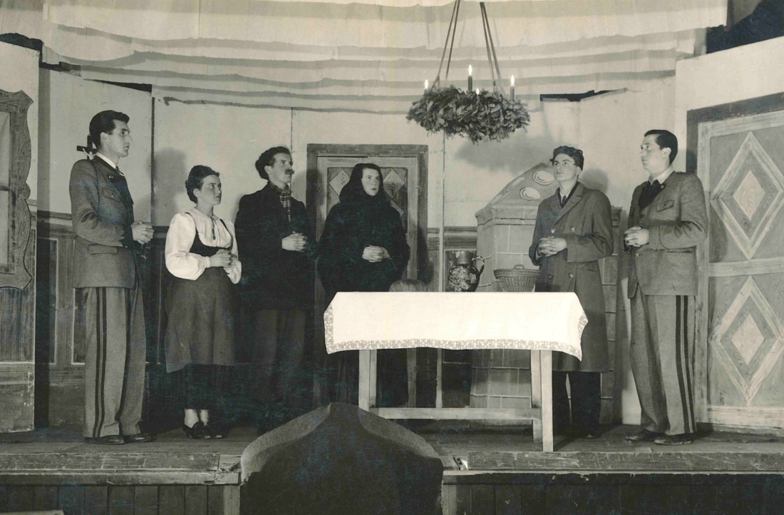 Weihnachtliche Theateraufführung: Laienspiel der kath. Jugend - "Die da aufstehen im Denkeln" am 10. Dezember 1950 (Kelemen/Jürschick/Riegler/Brinke/Raffel/Hadrawa)