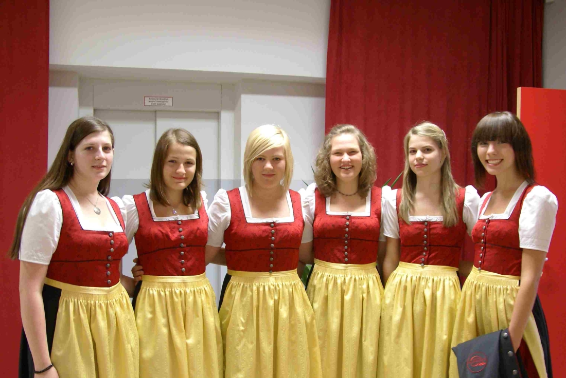 Stadtkapelle: 6 junge Damen des Jahres 2008 - Gutleben/Pokomandy/Grof/Bencsics/Schranz/Obojkovits