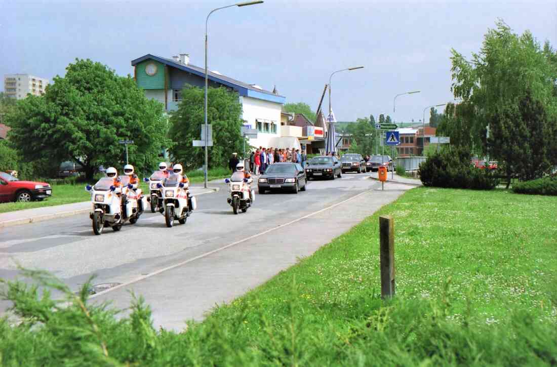 Bundespräsident Klestil besucht Oberwart und das ZBG