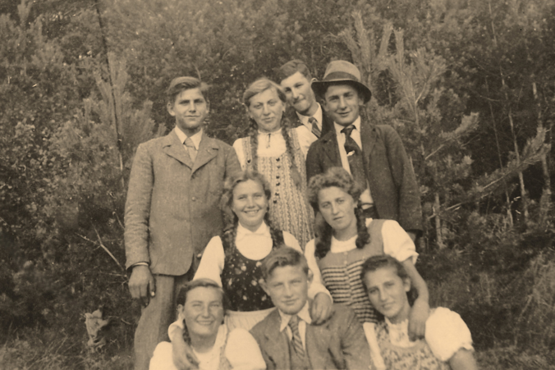 St. Martin: Gruppe von Freunden und Freundinnen - Konrad/Guger/Körper/Bernhard/Höfstätter/Röhrling/Korbadits