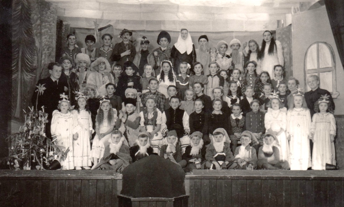 Weihnachtsstück: Theateraufführung der Klassen in der Kantorschule (Farsky, Strokay, Erdely)