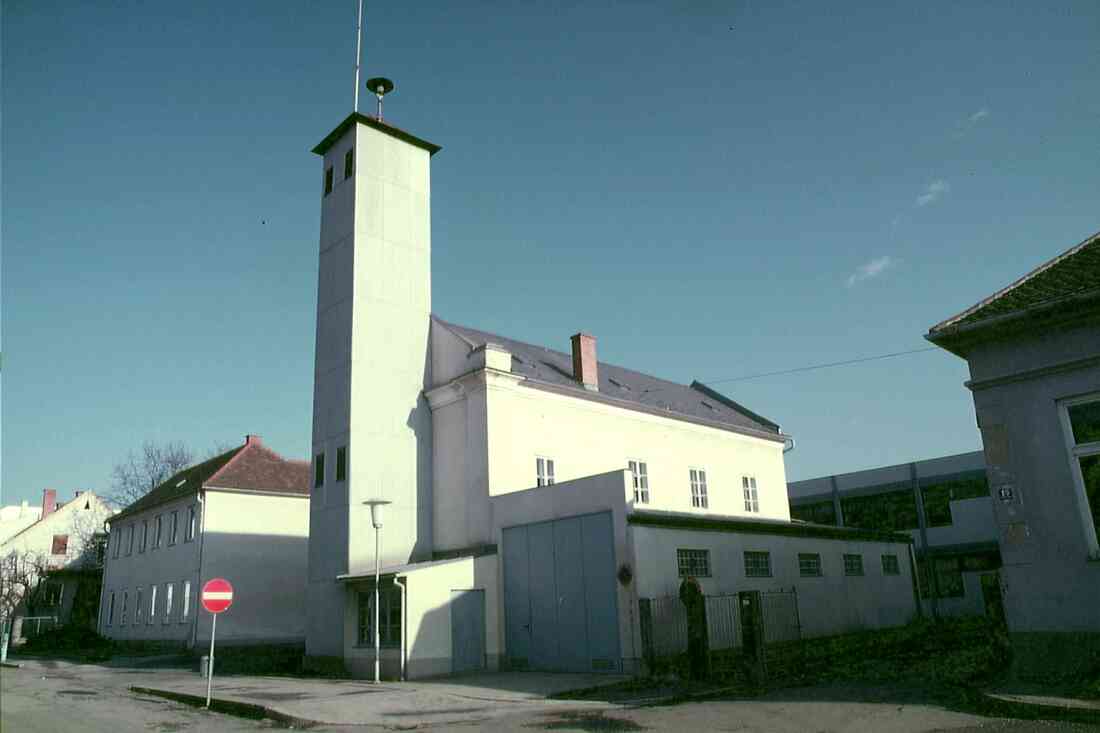 Stadtfeuerwehr: Rüsthaus und Garage (Ambrosigasse 13)