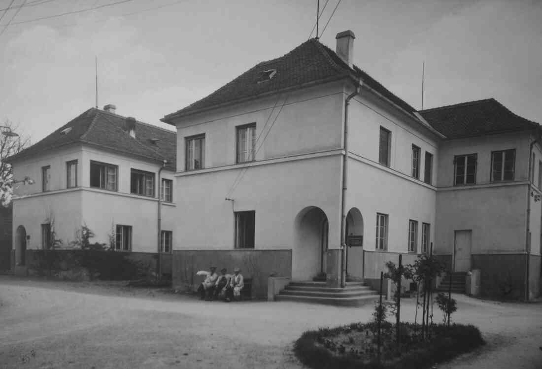 Krankenhaus (Spitalgasse / heute Dr.-Emmerich-Gyenge-Platz): Verwaltungsgebäude
