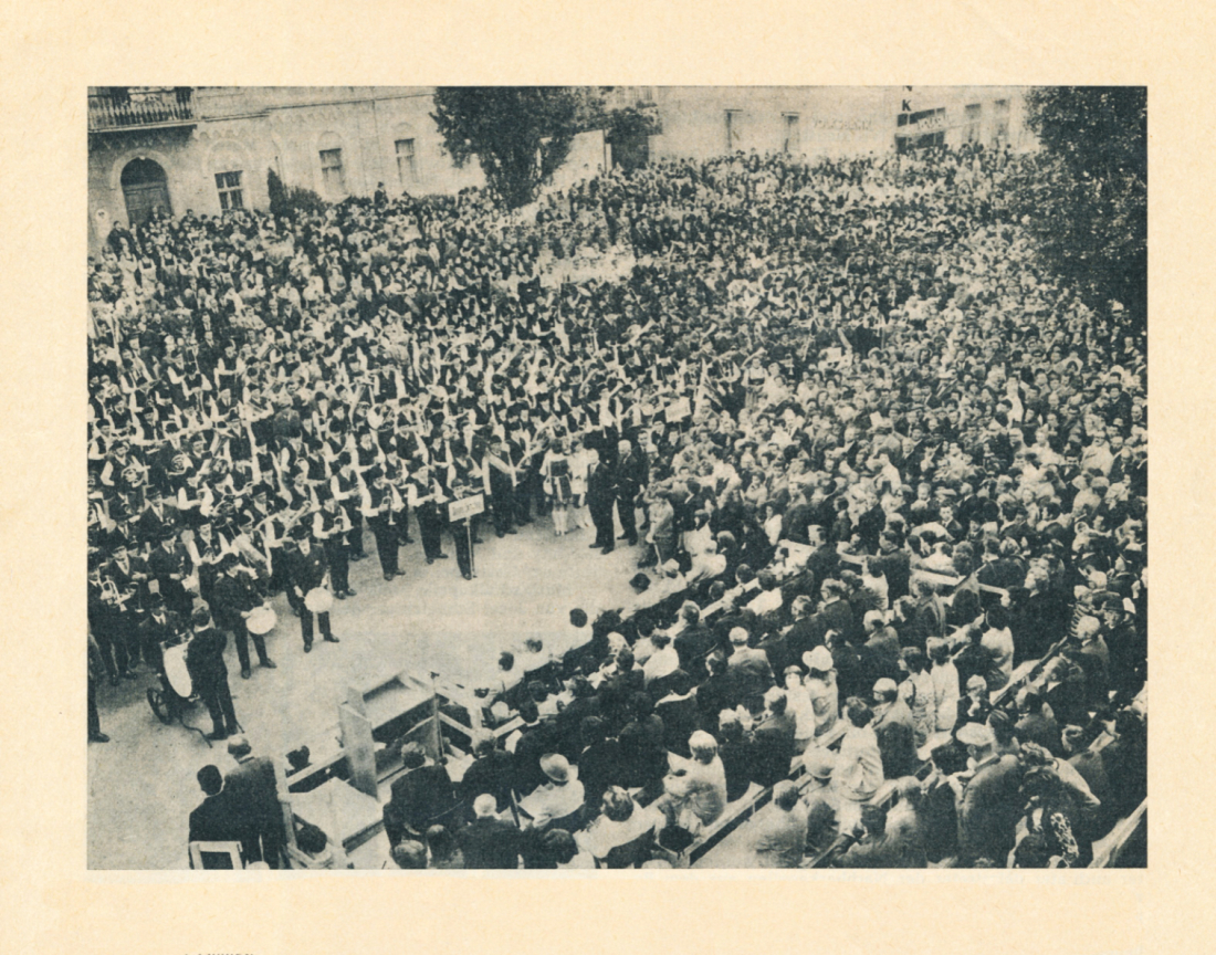 Stadtkapelle: Landesmusik- und Trachtenfest vom 28. - 30. Mai 1971 - Festakt am Hauptplatz