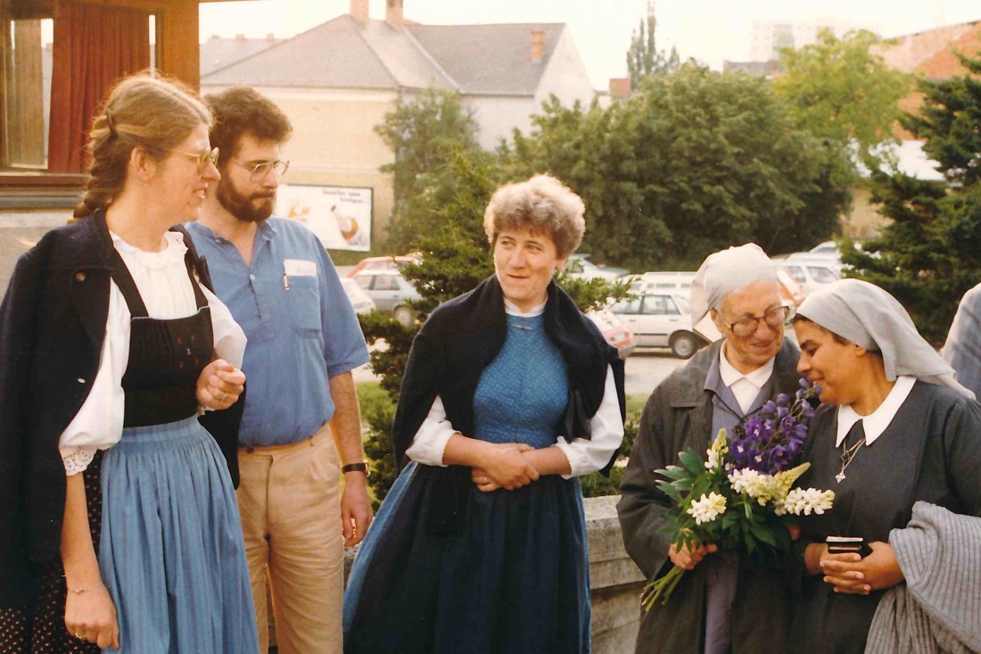 Röm. kath. Pfarre: Schwester Emmanuelle und Schwester Sarah vom „Hilfswerk Sr. Emmanuelle“ zu Besuch in Oberwart - Lang/Ferstl