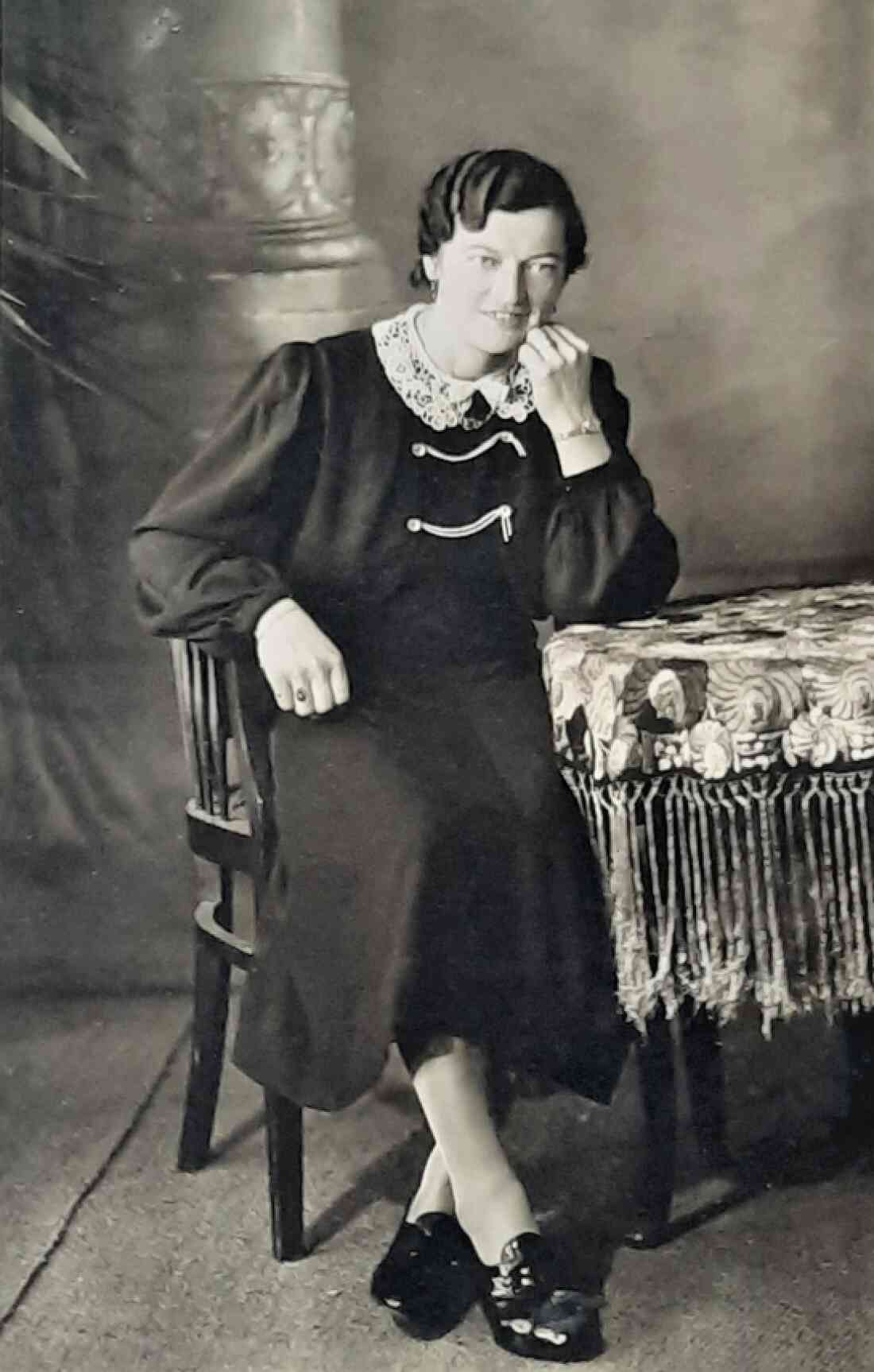 Emilie Pongracz, verh. Seper (*1912 / +1992) - Portrait