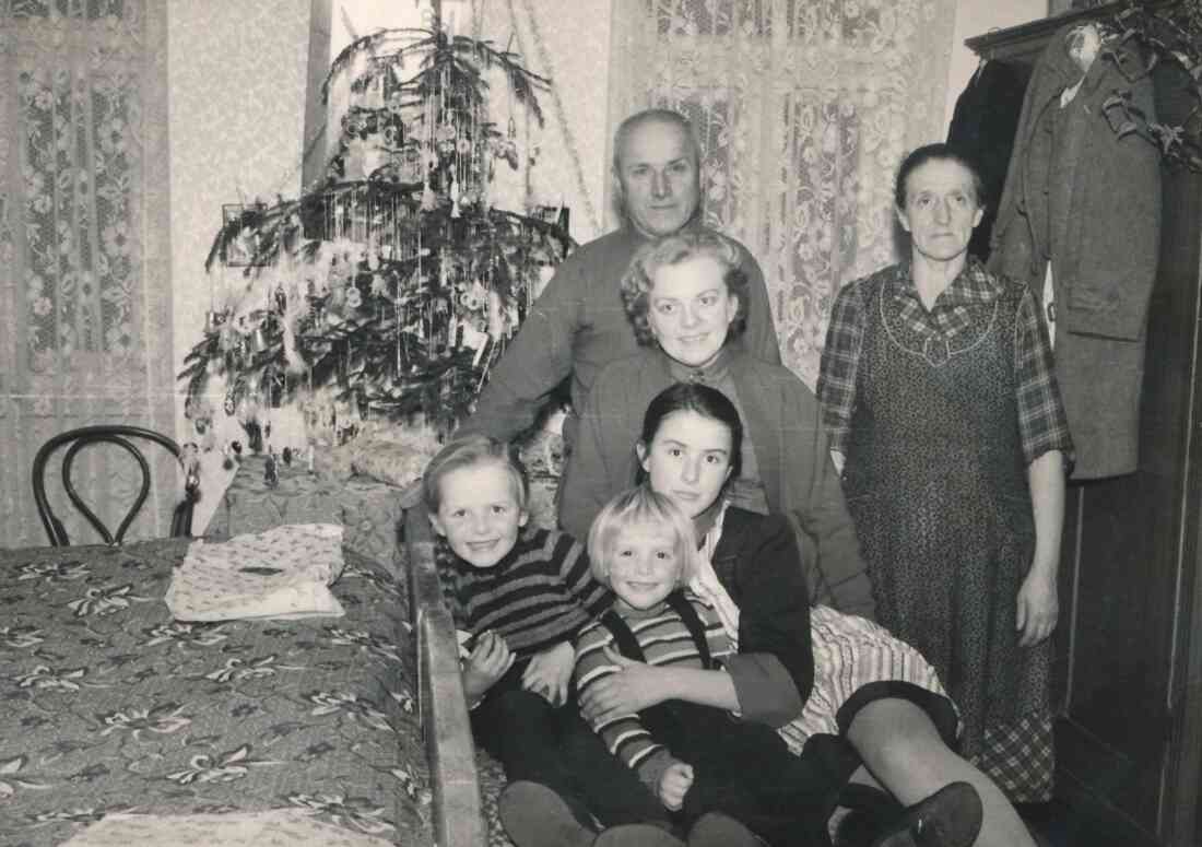 Unter dem Christbaum: Weihnachten im Haus Oswald - Am Telek 59